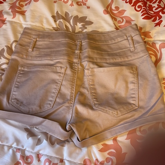 Refuge shorts - Picture 4 of 4